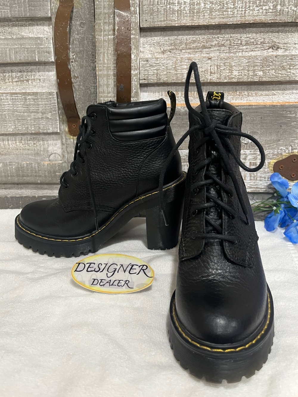 Dr. Martens Persephone Black Leather Lace Up Booties Size 5 EUC! - Picture 4 of 12
